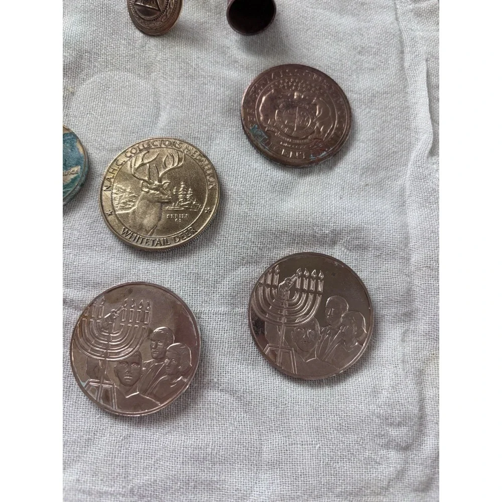 Miscellaneous‎ Brass, Copper Commemorative Coins, Assemble A Button. 3743